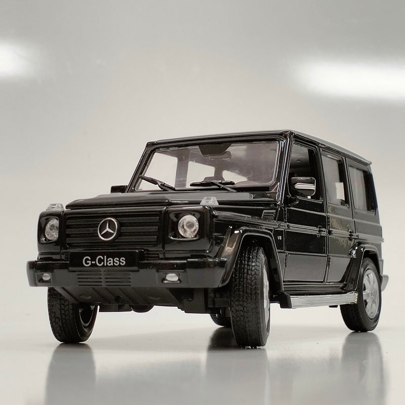 Diecast 1:24 Scale Mercedes-Benz G-Class SUV