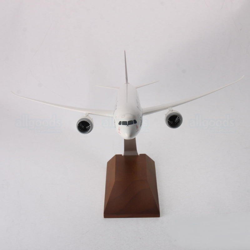 Qantas Boeing 787-9 Dreamliner 1:200 Scale VH-ZNA 787 Plastic Model Plane