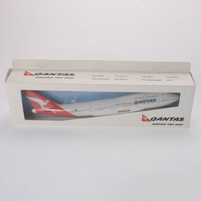 Qantas Boeing 747-400 Jumbo Jet VH-OJA 1:250 Plastic Model Replica 747 Aircraft