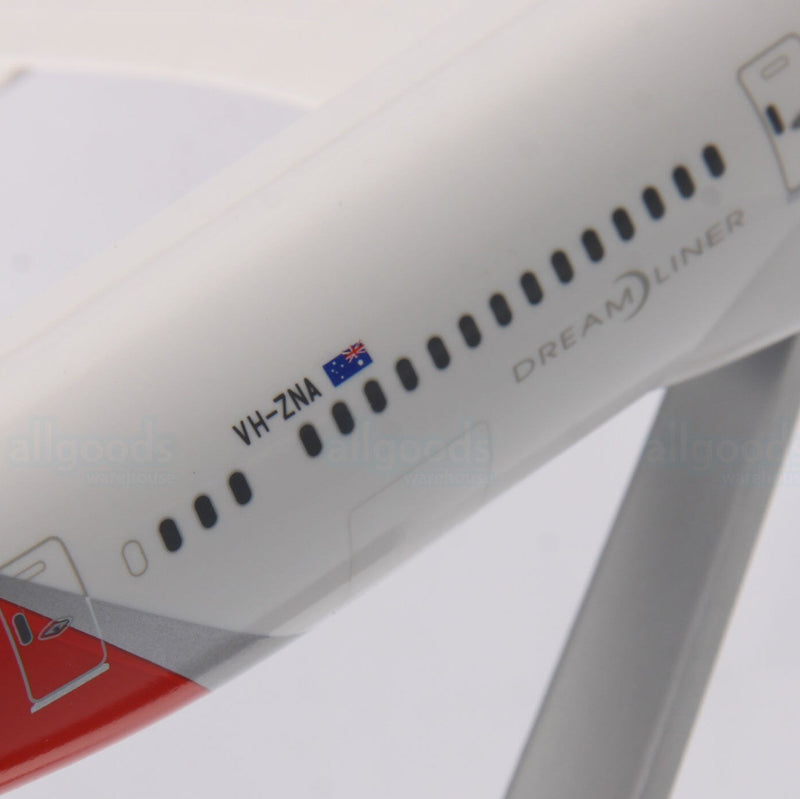 Qantas Boeing 787-9 Dreamliner 1:200 Scale VH-ZNA 787 Plastic Model Plane
