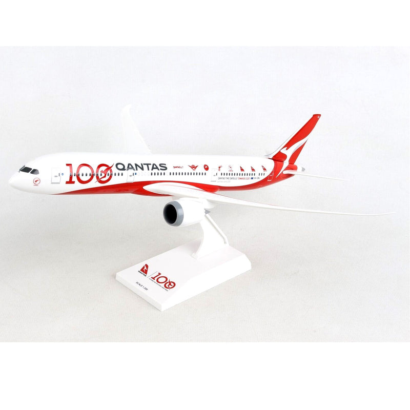 PPC Holland Qantas Boeing B787-9 Dreamliner 1:200 Scale Plastic Model Plane